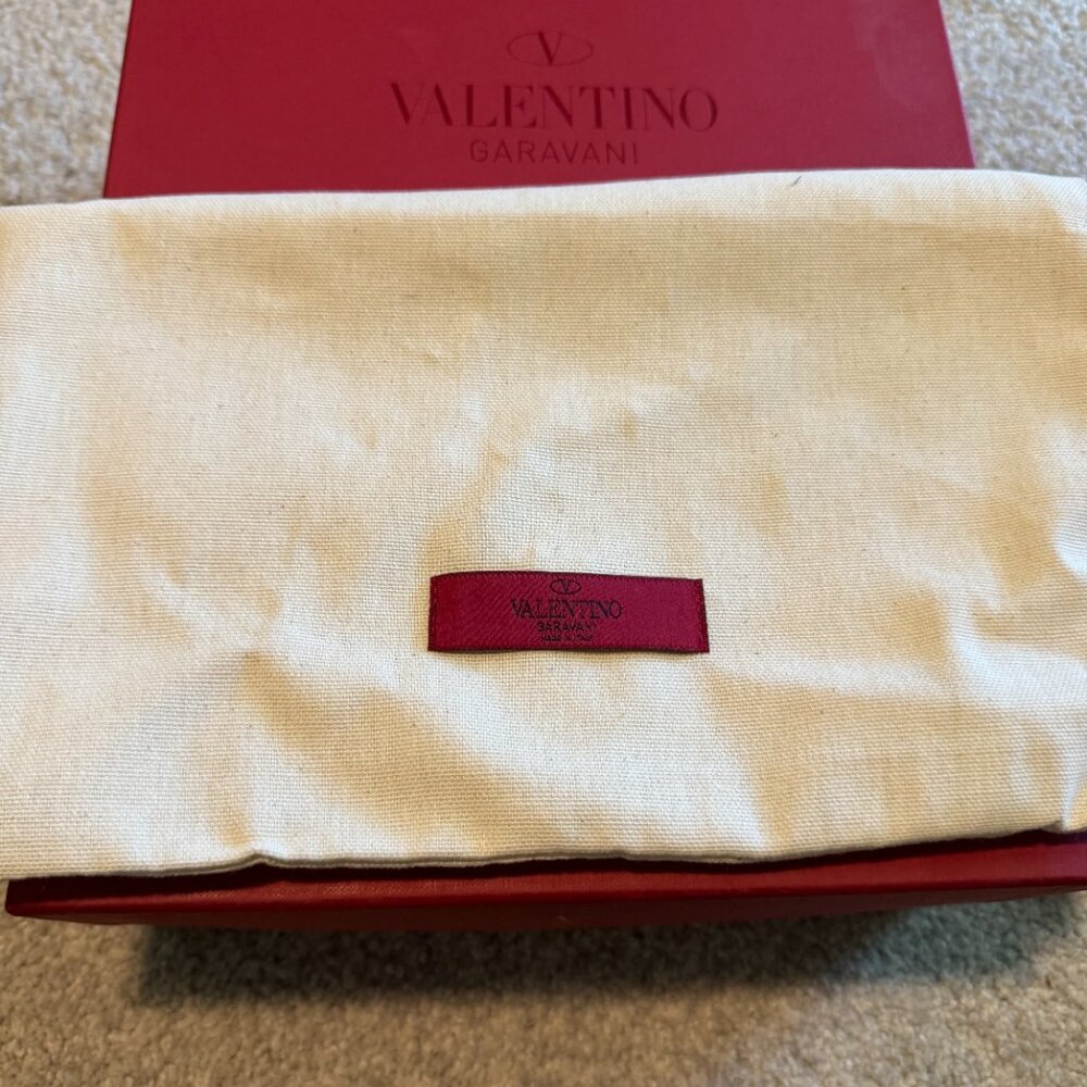 Valentino Rockstud Caged 100 Patent Pump Black/Poudre - Picture 2 of 8